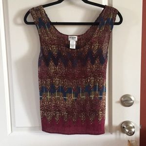 Women’s tank top.